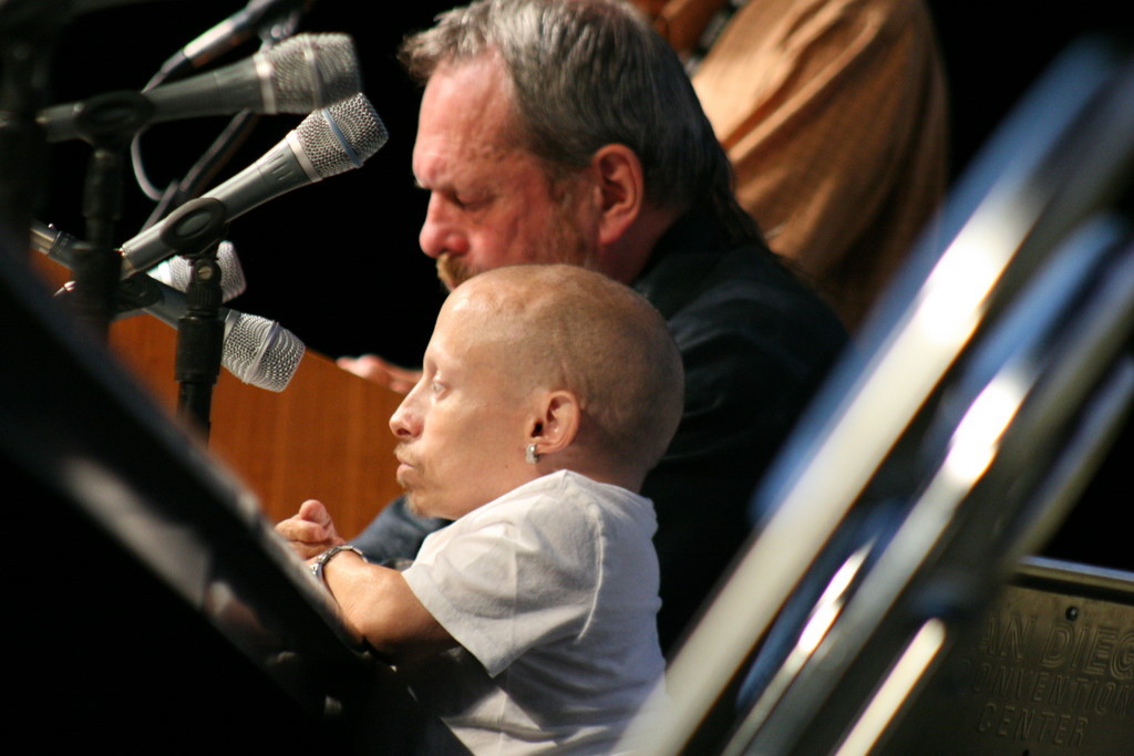 Terry Gilliam and Verne Troyer at event of The Imaginarium of Doctor Parnassus (2009)