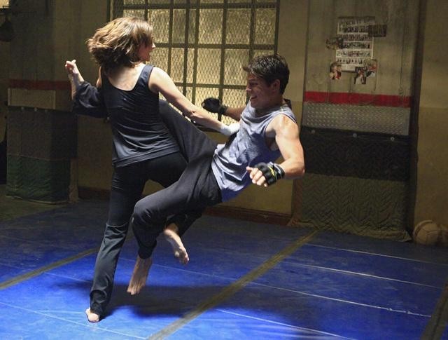 Still of Michael Trucco and Stana Katic in Kastlas (2009)