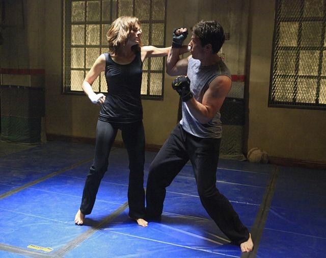 Still of Michael Trucco and Stana Katic in Kastlas (2009)