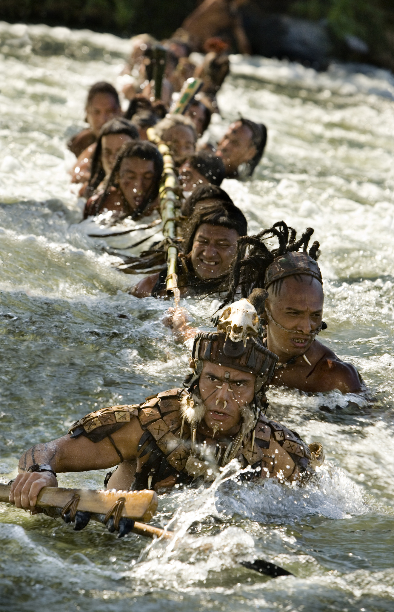 Still of Raoul Trujillo and Rodolfo Palacios in Apocalypto (2006)