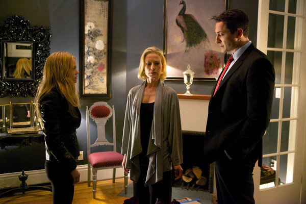 Still of Jessica Tuck, Claire Coffee and Sasha Roiz in Grimm (2011)