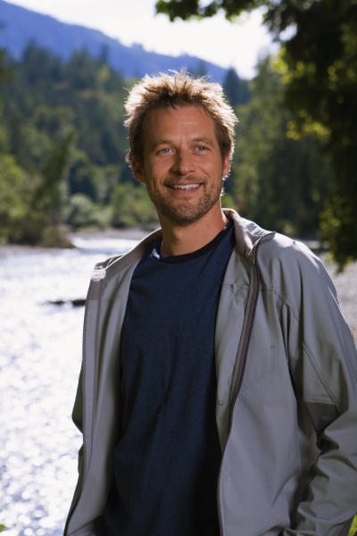 James Tupper in Pictures of Hollis Woods (2007)