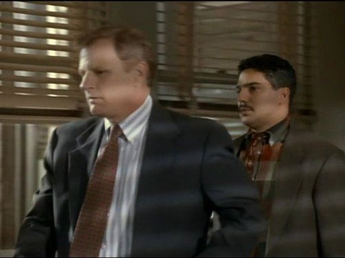 Still of Gordon Clapp and Nicholas Turturro in NYPD Blue (1993)