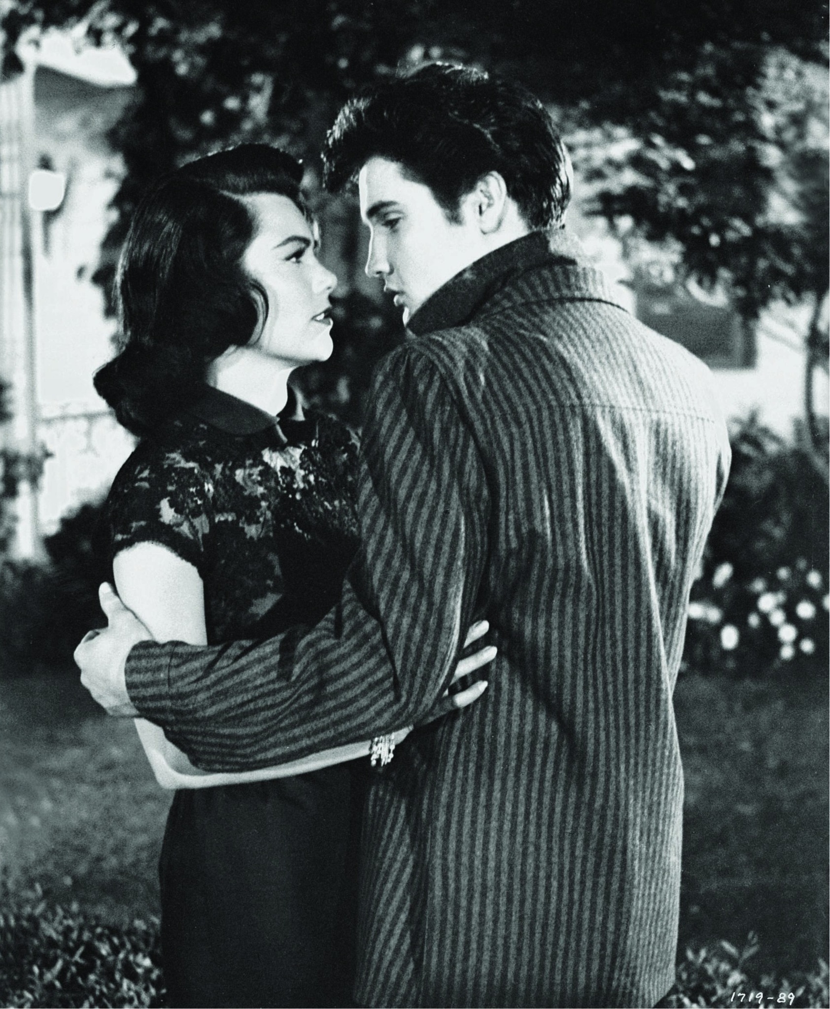 Still of Elvis Presley and Judy Tyler in Jailhouse Rock (1957)