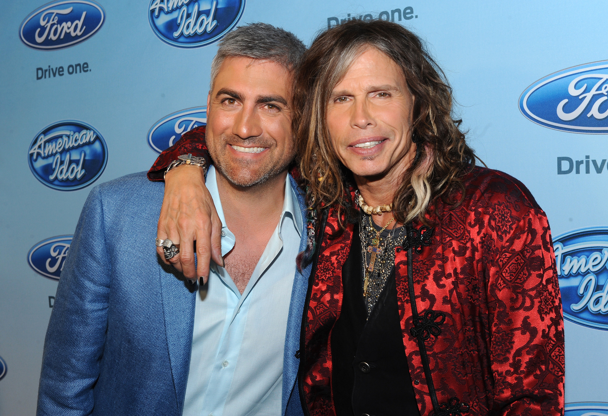 Steven Tyler and Taylor Hicks at event of American Idol: The Search for a Superstar (2002)