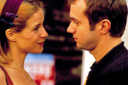 Still of Silke and Tristán Ulloa in Km. 0 (2000)