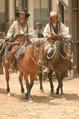 Still of Steve Zahn and Karl Urban in Comanche Moon (2008)