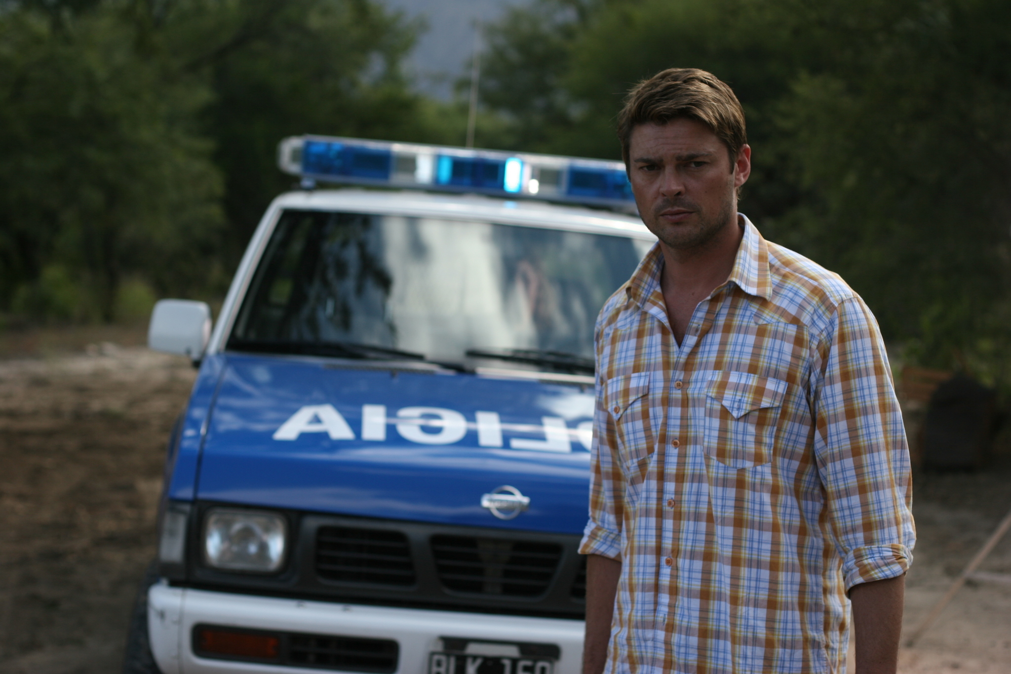 Still of Karl Urban in And Soon the Darkness (2010)