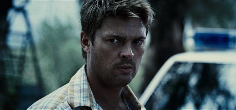 Still of Karl Urban in And Soon the Darkness (2010)