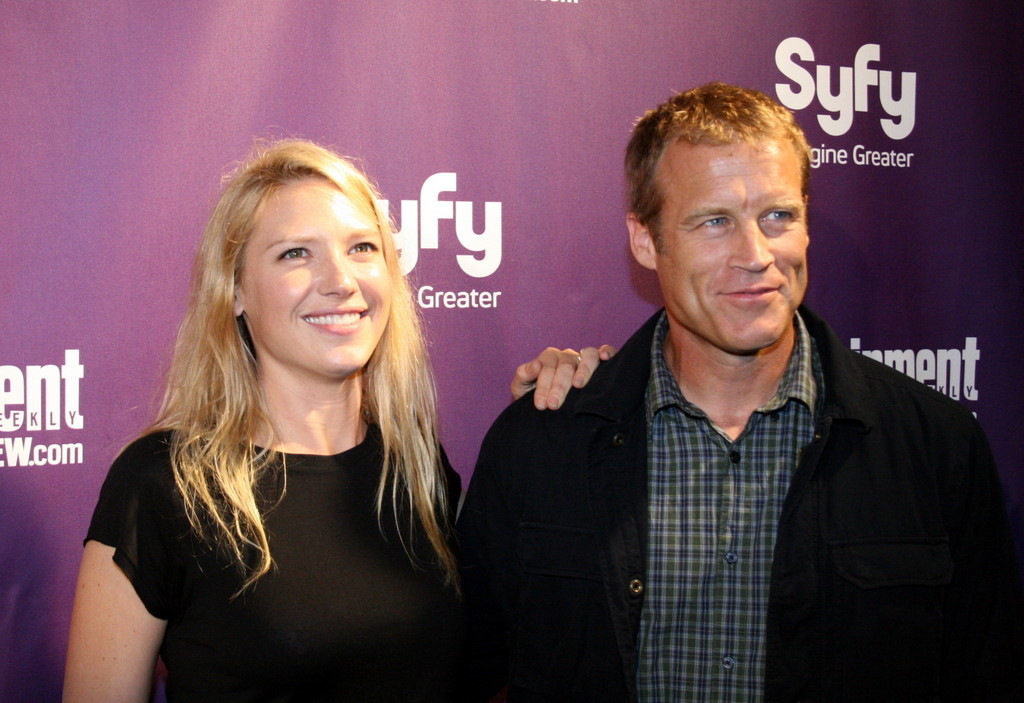 Mark Valley and Anna Torv