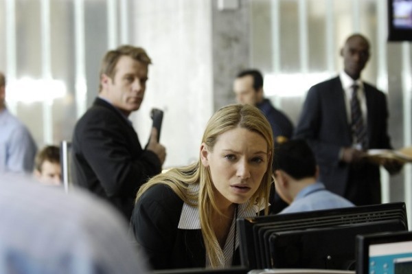 Still of Lance Reddick, Mark Valley and Anna Torv in Ties riba (2008)