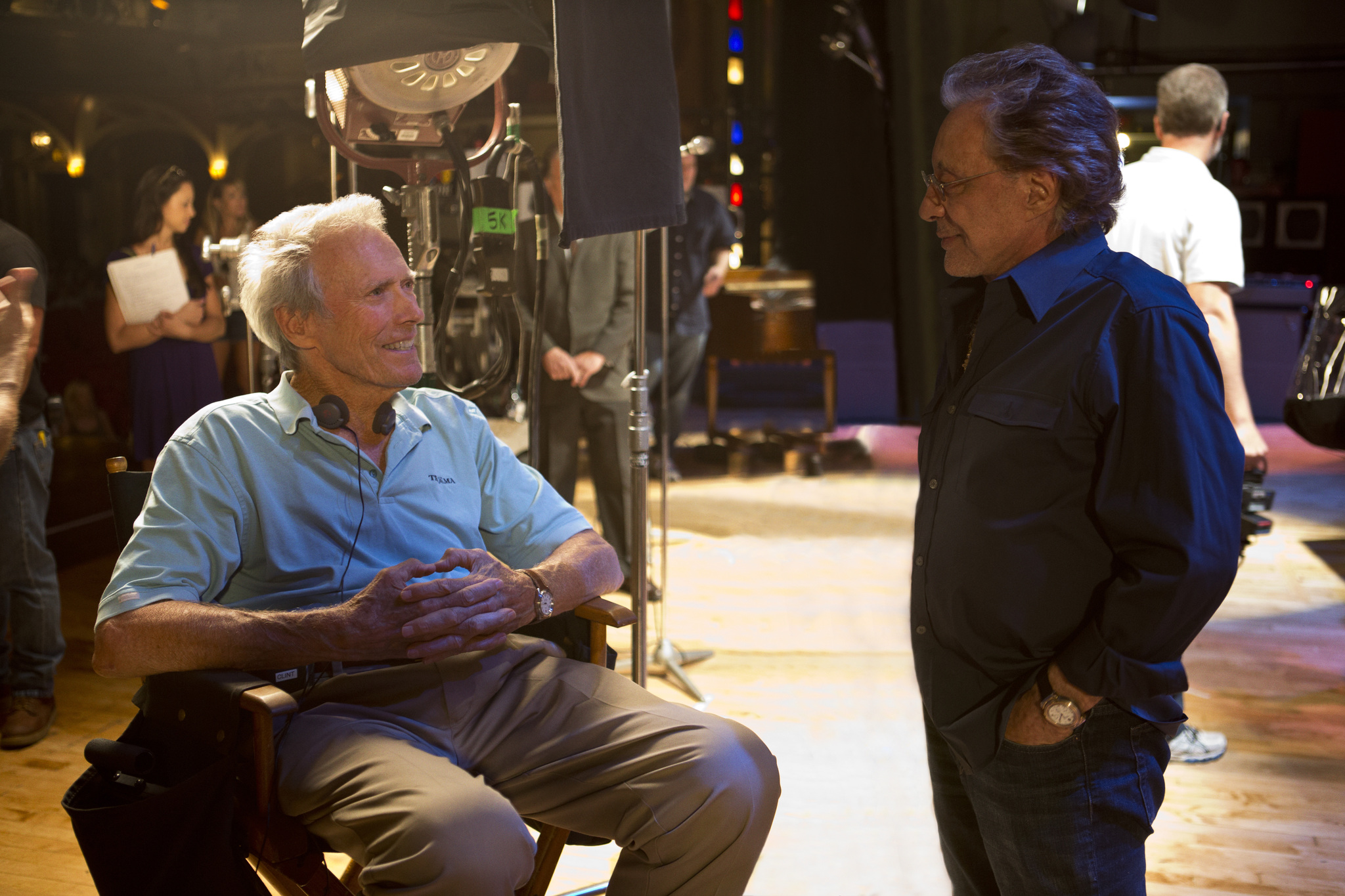 Clint Eastwood and Frankie Valli in Ketveriuke is Dzersio (2014)