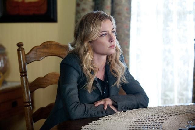 Still of Emily VanCamp in Kerstas (2011)