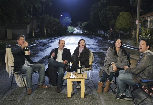 Still of Courteney Cox, Josh Hopkins, Ian Gomez, Christa Miller and Brian Van Holt in Cougar Town (2009)