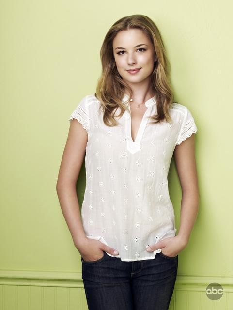 Still of Emily VanCamp in Brothers & Sisters (2006)