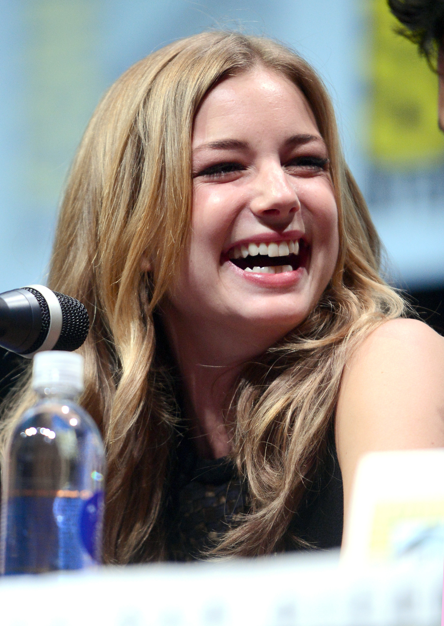 Emily VanCamp at event of Kapitonas Amerika: ziemos karys (2014)