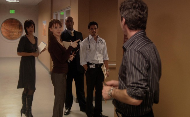 Still of Nicholas Gonzalez, Jacqueline McKenzie and Chris Vance in Mental (2009)