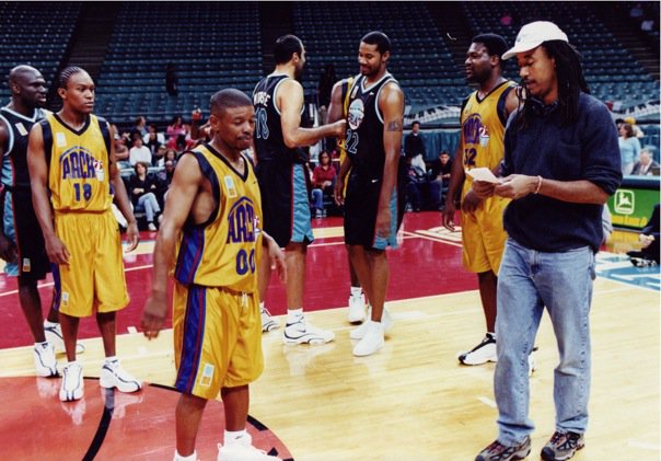 Mugsy Bogues & Jesse Vaughan (Vlade Divac and Rasheed Wallace in the background)