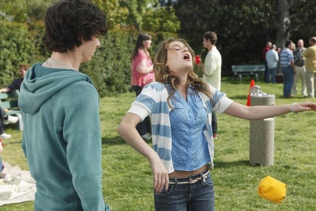 Still of Alexa PenaVega and Charlie McDermott in The Middle (2009)