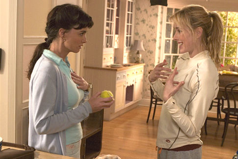 Still of Téa Leoni and Paz Vega in Spanglish (2004)