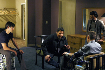 Still of Greg Grunberg, Sendhil Ramamurthy and Milo Ventimiglia in Herojai (2006)