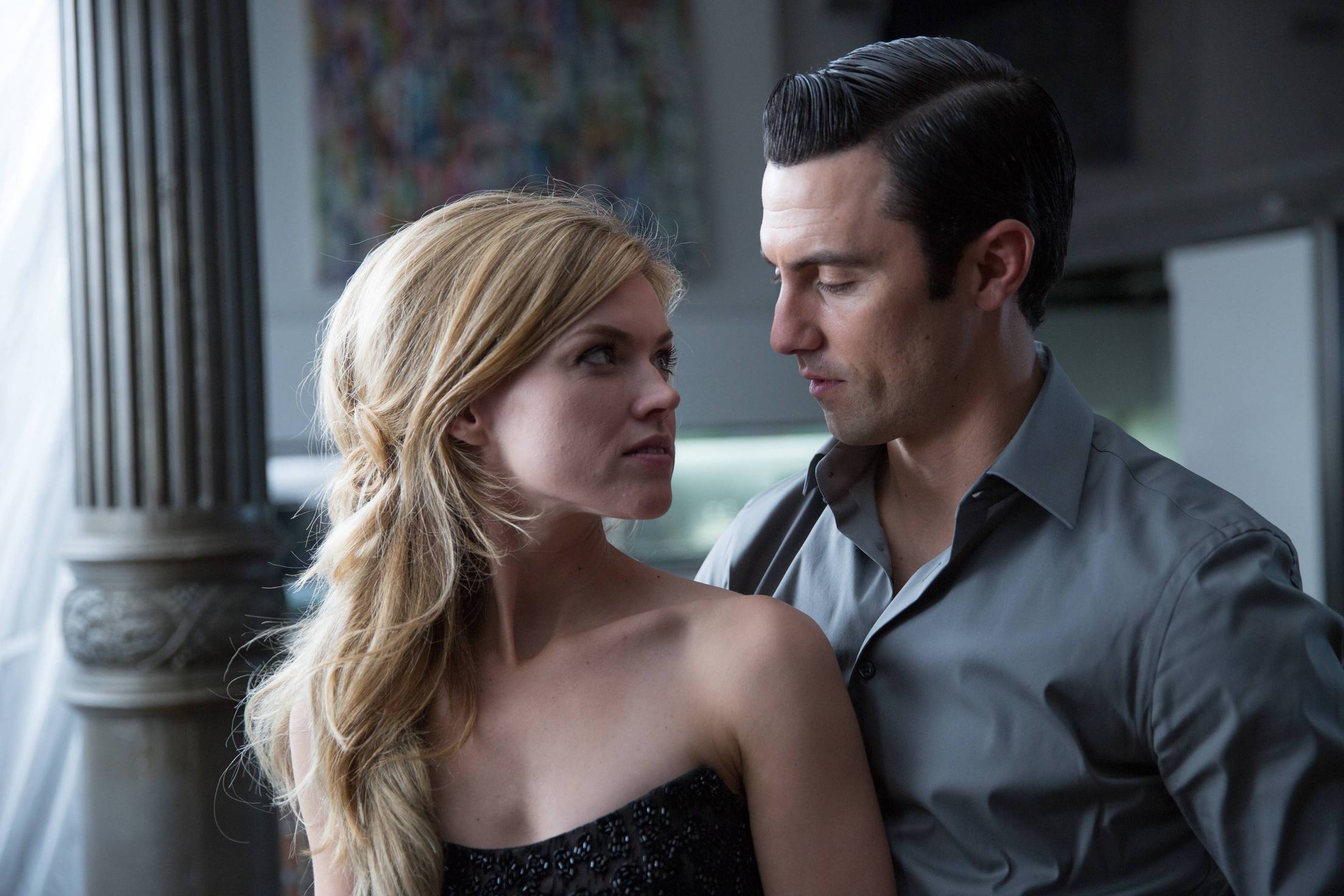 Still of Milo Ventimiglia and Erin Richards in Gotham (2014)
