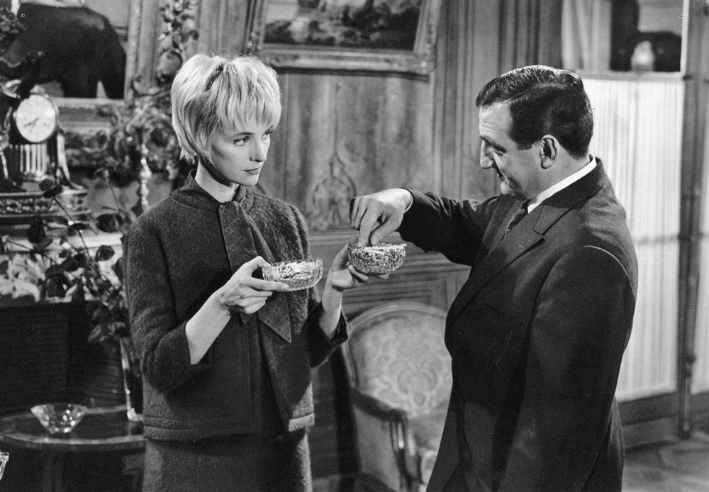 Still of Edith Scob and Lino Ventura in Le bateau d'Émile (1962)
