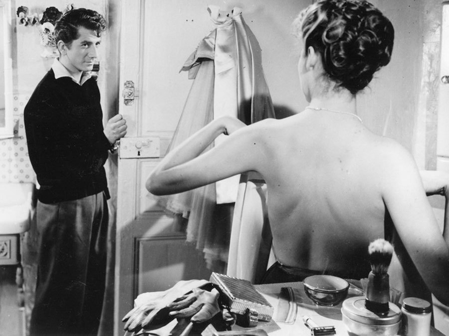 Still of Daniel Gélin and Anne Vernon in Édouard et Caroline (1951)