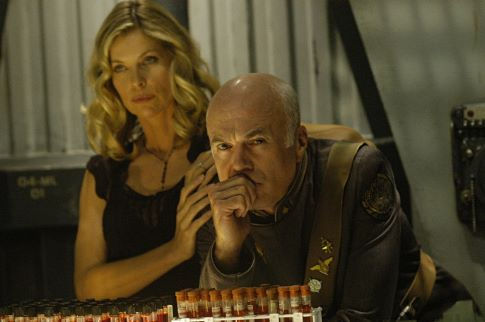 Still of Michael Hogan and Kate Vernon in Battlestar Galactica (2004)
