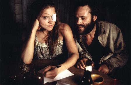 Still of Dominique Swain and Arie Verveen in Briar Patch (2003)