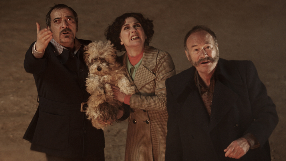 Still of Gracia Olayo, Manuel Tejada and Enrique Villén in Balada triste de trompeta (2010)