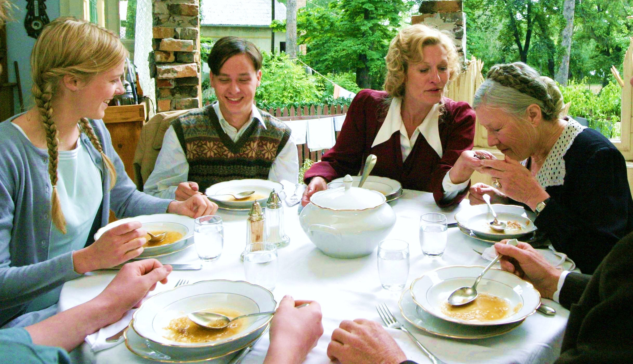 Still of Bernadette Heerwagen, Tom Schilling and Suzanne von Borsody in Joy Division (2006)