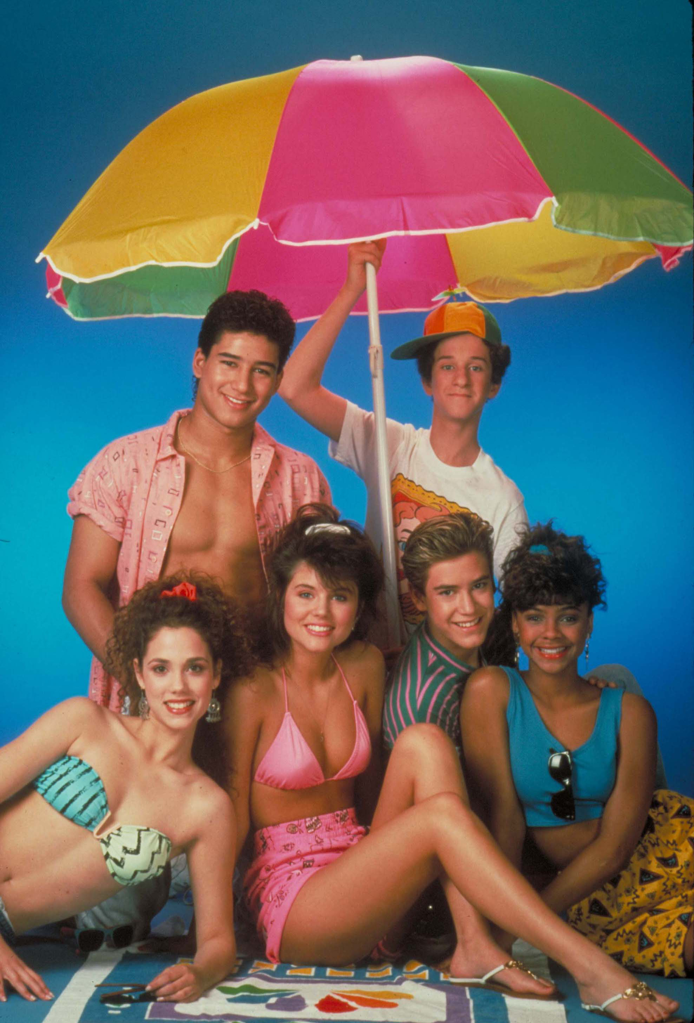 Still of Elizabeth Berkley, Mark-Paul Gosselaar, Tiffani Thiessen, Dustin Diamond, Mario Lopez and Lark Voorhies in Saved by the Bell (1989)
