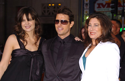 Tom Cruise, Katie Holmes and Paula Wagner at event of Mission: Impossible III (2006)