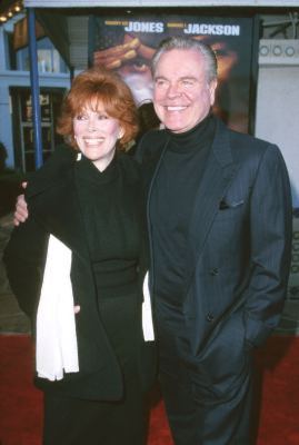 Jill St. John and Robert Wagner at event of Rules of Engagement (2000)