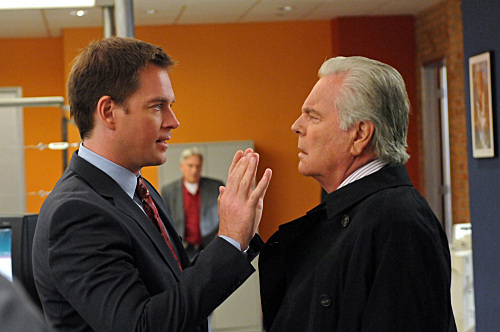 Still of Robert Wagner and Michael Weatherly in NCIS: Naval Criminal Investigative Service (2003)