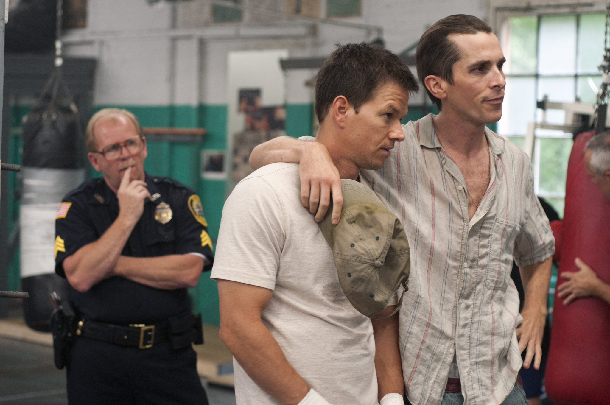 Still of Mark Wahlberg and Christian Bale in Kovotojas (2010)