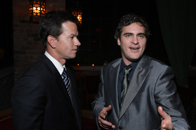 Mark Wahlberg and Joaquin Phoenix at event of We Own the Night (2007)
