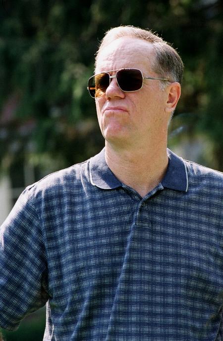 Still of Loudon Wainwright III in Elizabethtown (2005)