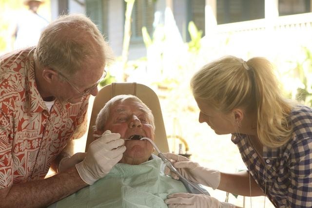 Still of Mamie Gummer and Ralph Waite in Off the Map (2011)