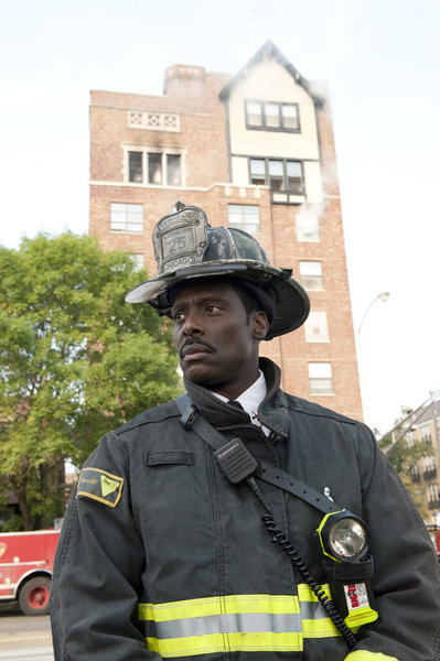 Still of Eamonn Walker in Chicago Fire (2012)
