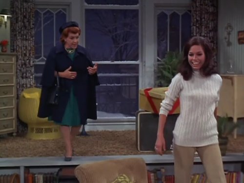 Still of Mary Tyler Moore and Nancy Walker in Mary Tyler Moore (1970)
