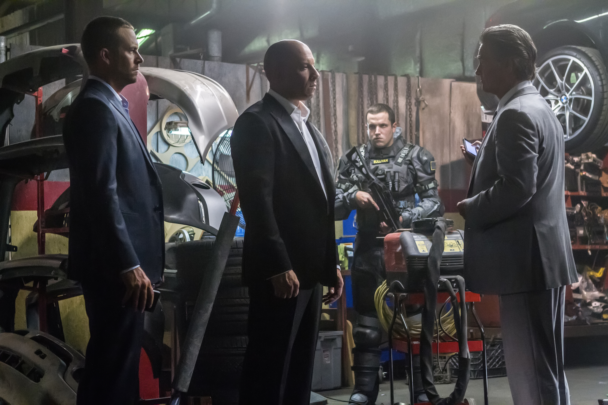 Still of Kurt Russell, Vin Diesel and Paul Walker in Greiti ir isiute 7 (2015)
