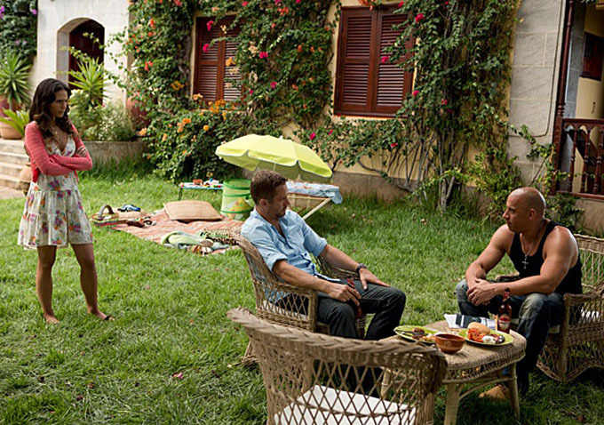 Still of Vin Diesel, Jordana Brewster and Paul Walker in Greiti ir isiute 6 (2013)