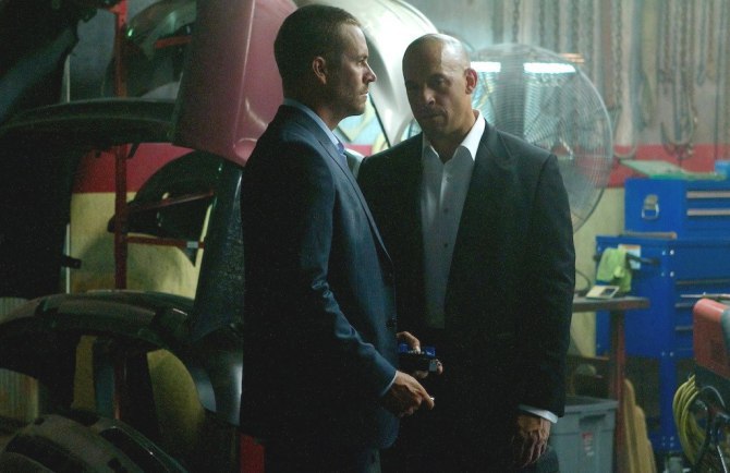 Still of Vin Diesel and Paul Walker in Greiti ir isiute 7 (2015)