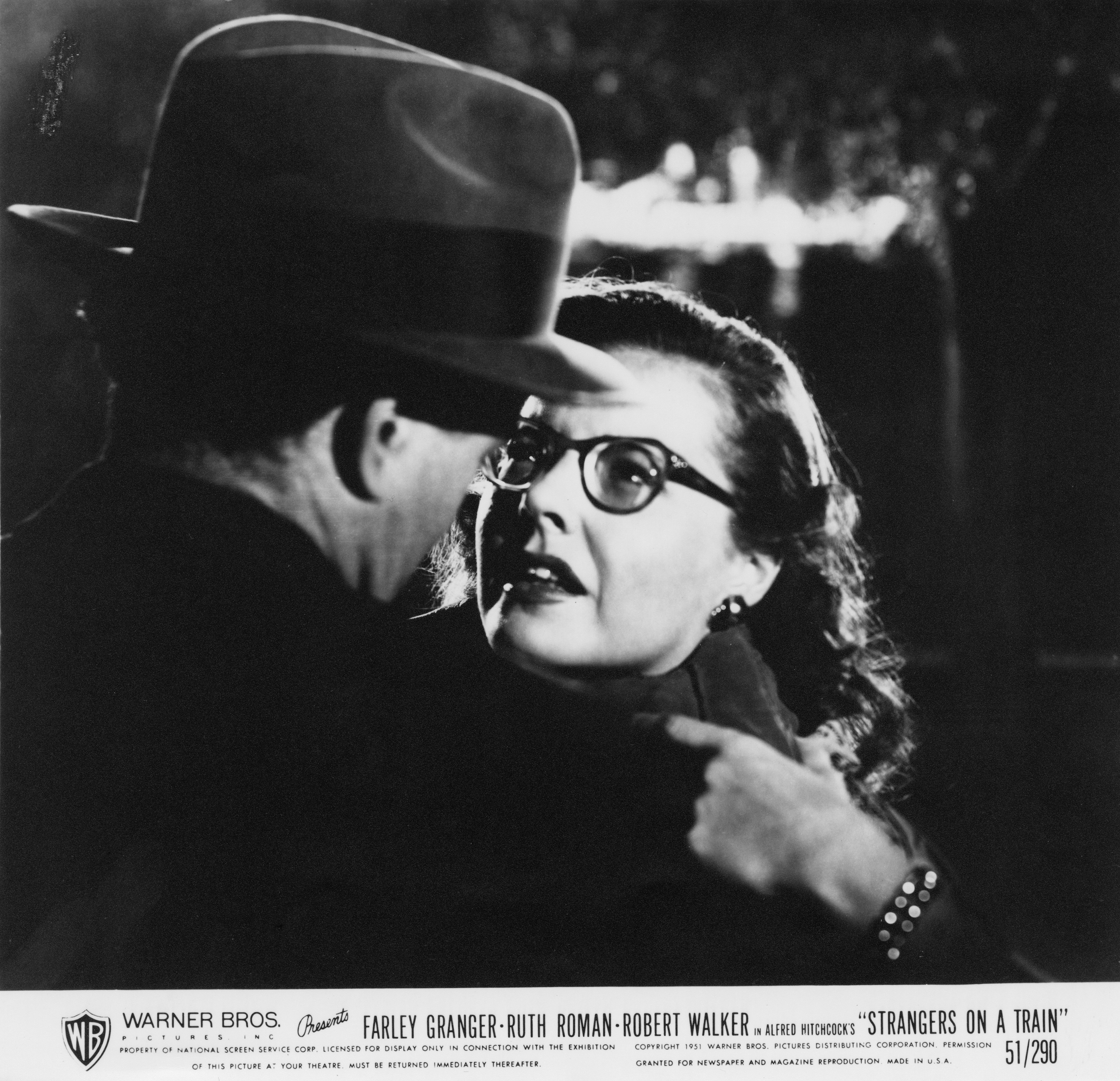 Still of Kasey Rogers and Robert Walker in Strangers on a Train (1951)