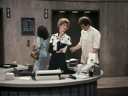 Still of Peter Bonerz and Marcia Wallace in The Bob Newhart Show (1972)