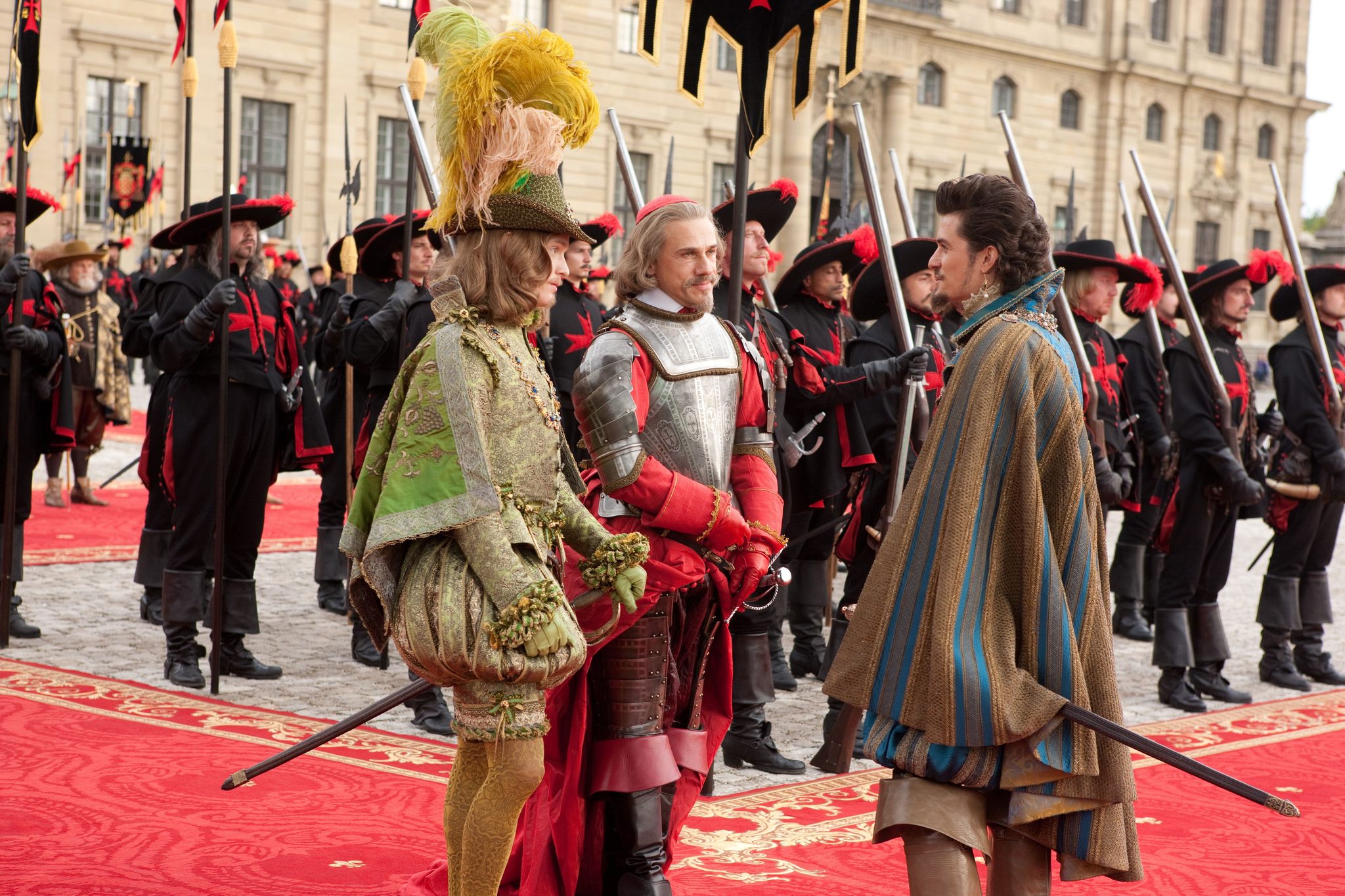 Still of Orlando Bloom and Christoph Waltz in Trys muskietininkai 3D (2011)