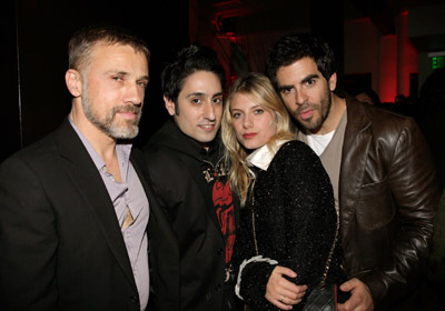 Mélanie Laurent, Eli Roth, Christoph Waltz and Omar Doom at event of Negarbingi sunsnukiai (2009)