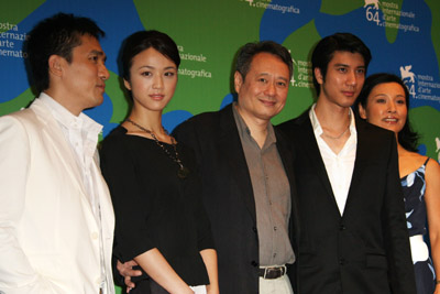 Ang Lee, Joan Chen, Tony Chiu Wai Leung, Leehom Wang and Wei Tang at event of Se, jie (2007)